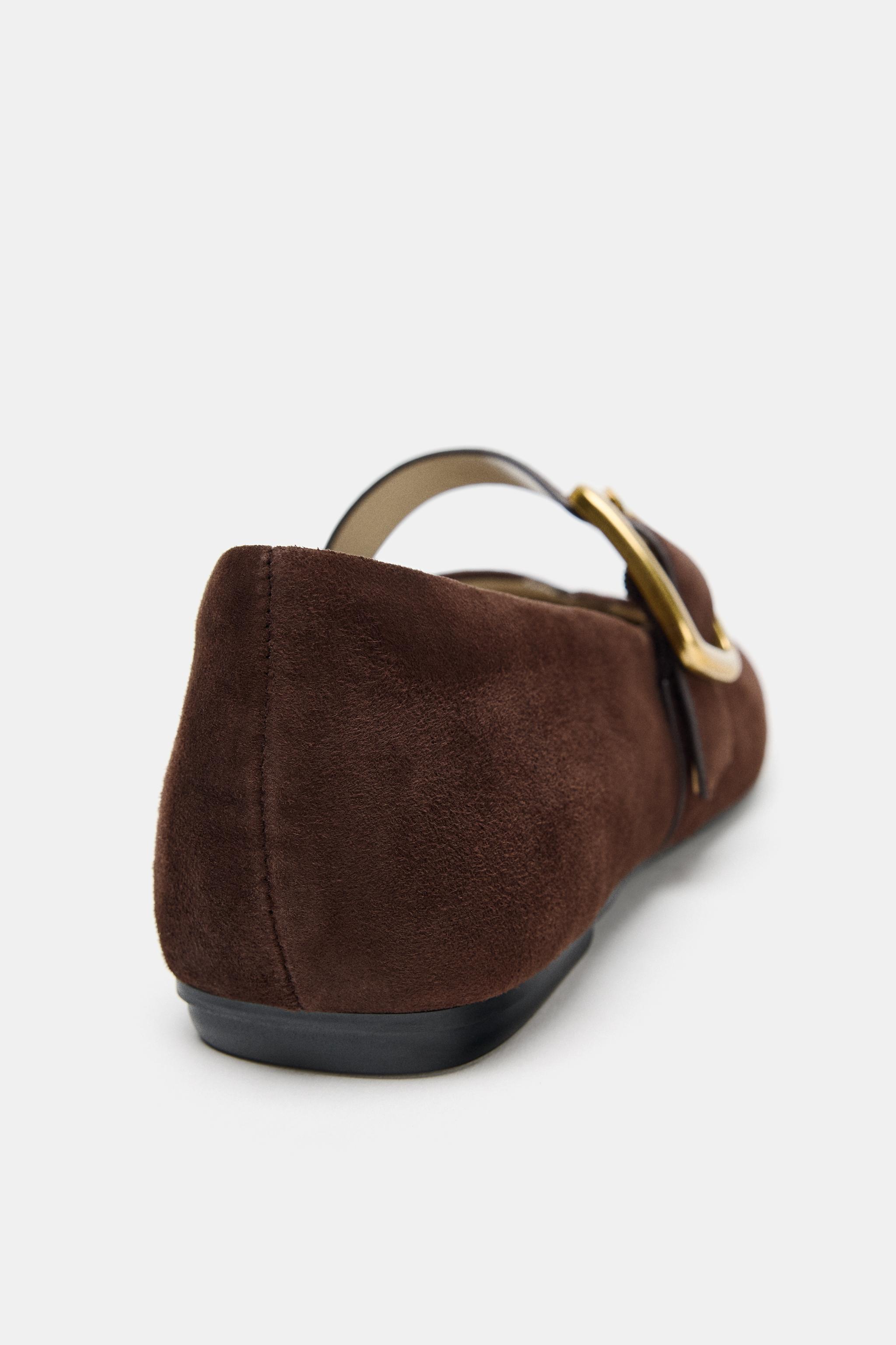 BALLERINES EN DAIM À BOUCLE